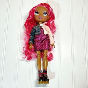 Rainbow High Daria Roselyn Rose Fashion Doll Series 3